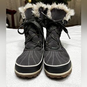 Sorel Women's Black and Grey Winter Boots